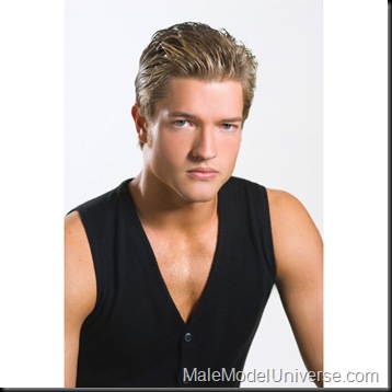 Male Model Universe: Ronnie Kroell